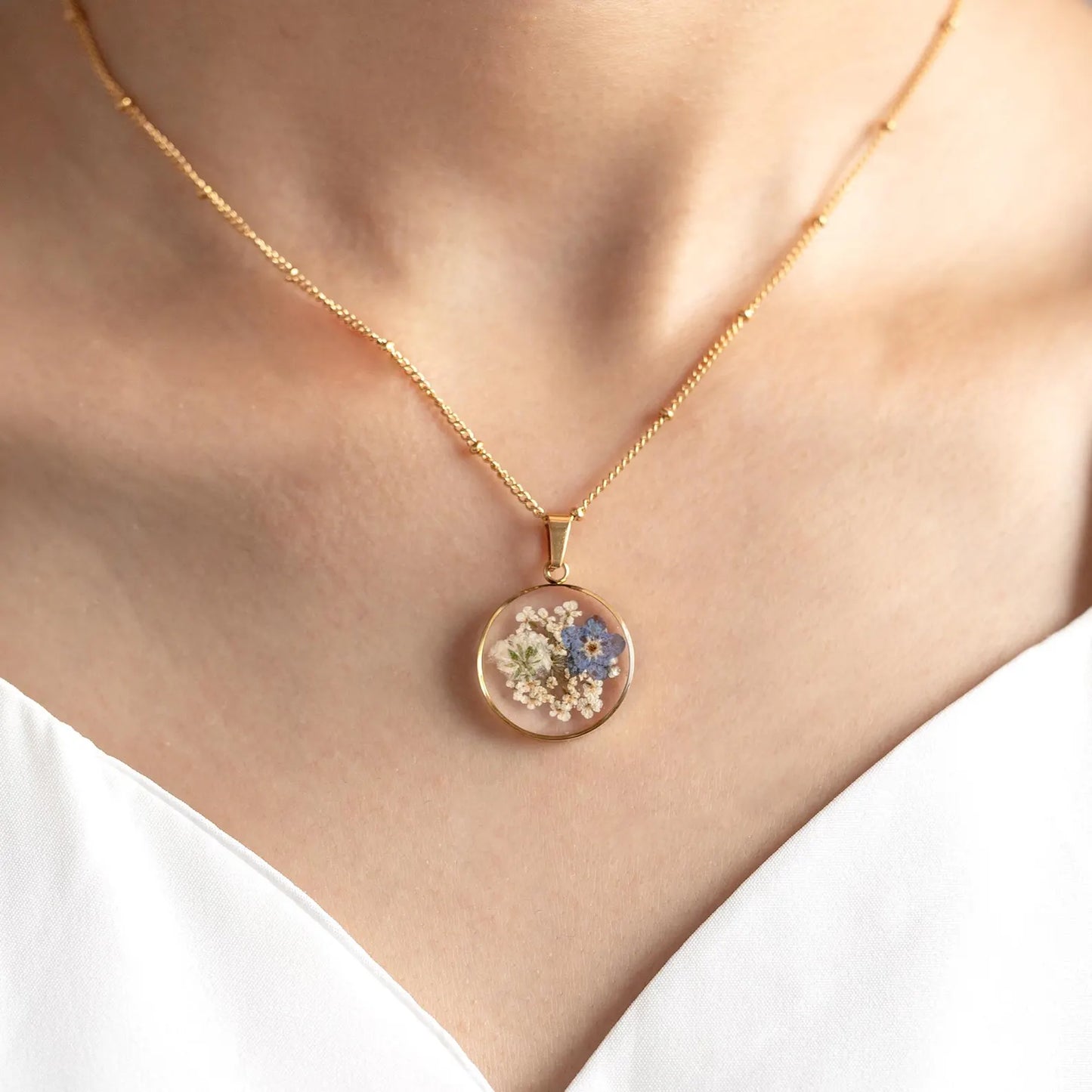 Amazing golden chain pendant for girls