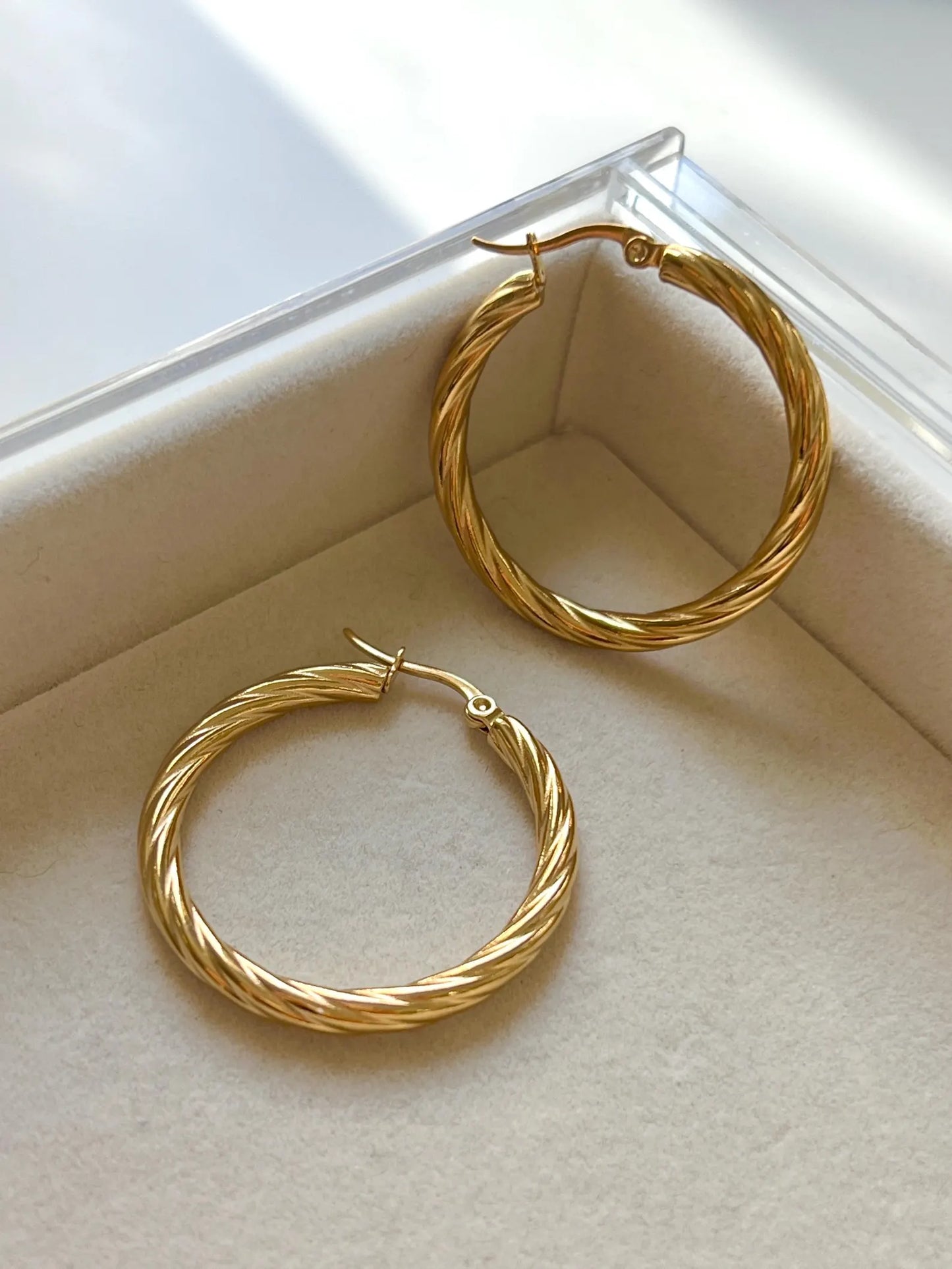 Stylish anti tarnish hoop earrings