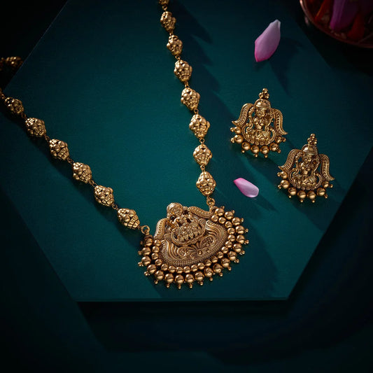 Antique Necklace 1106