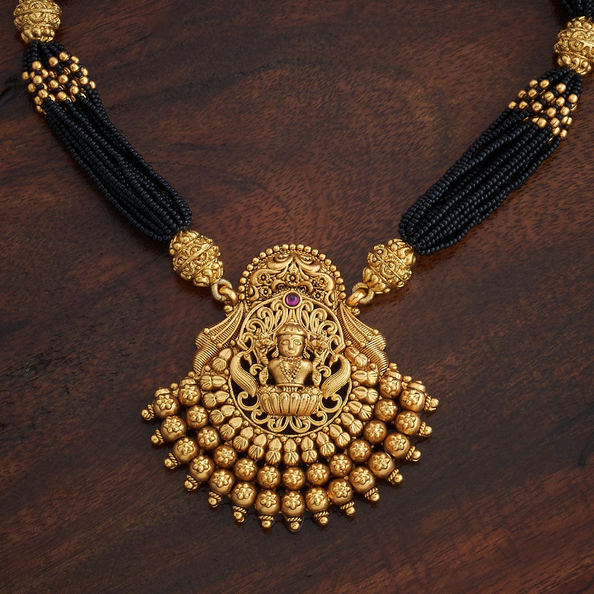 Antique Necklace 1103