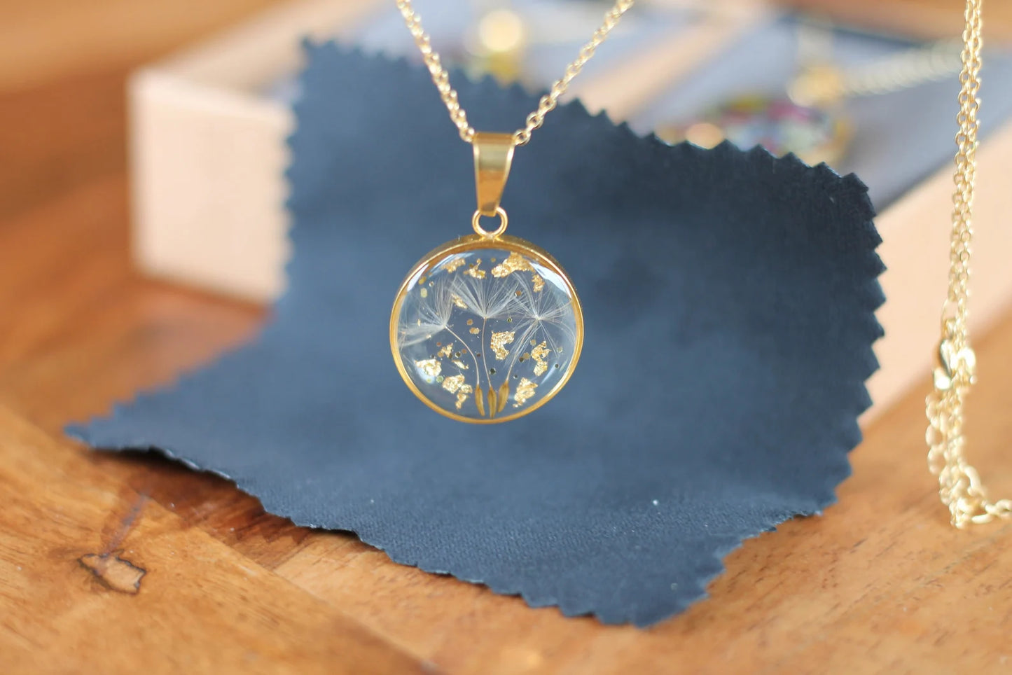 Attractive round pendant with golden chain