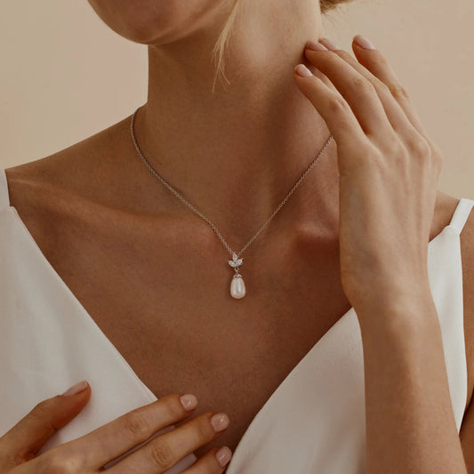 Amazing white pearl chain pendant for girls