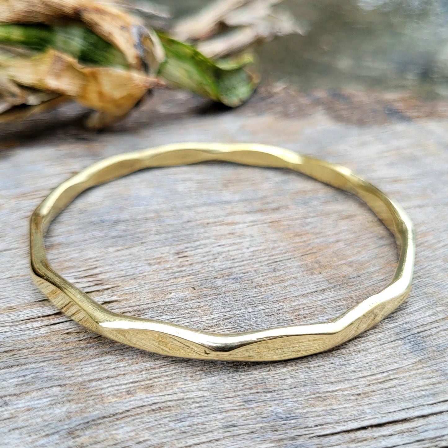 Elegant round bracelet for girls