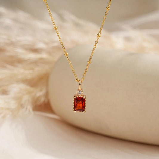 Amazing red pendant with golden chain