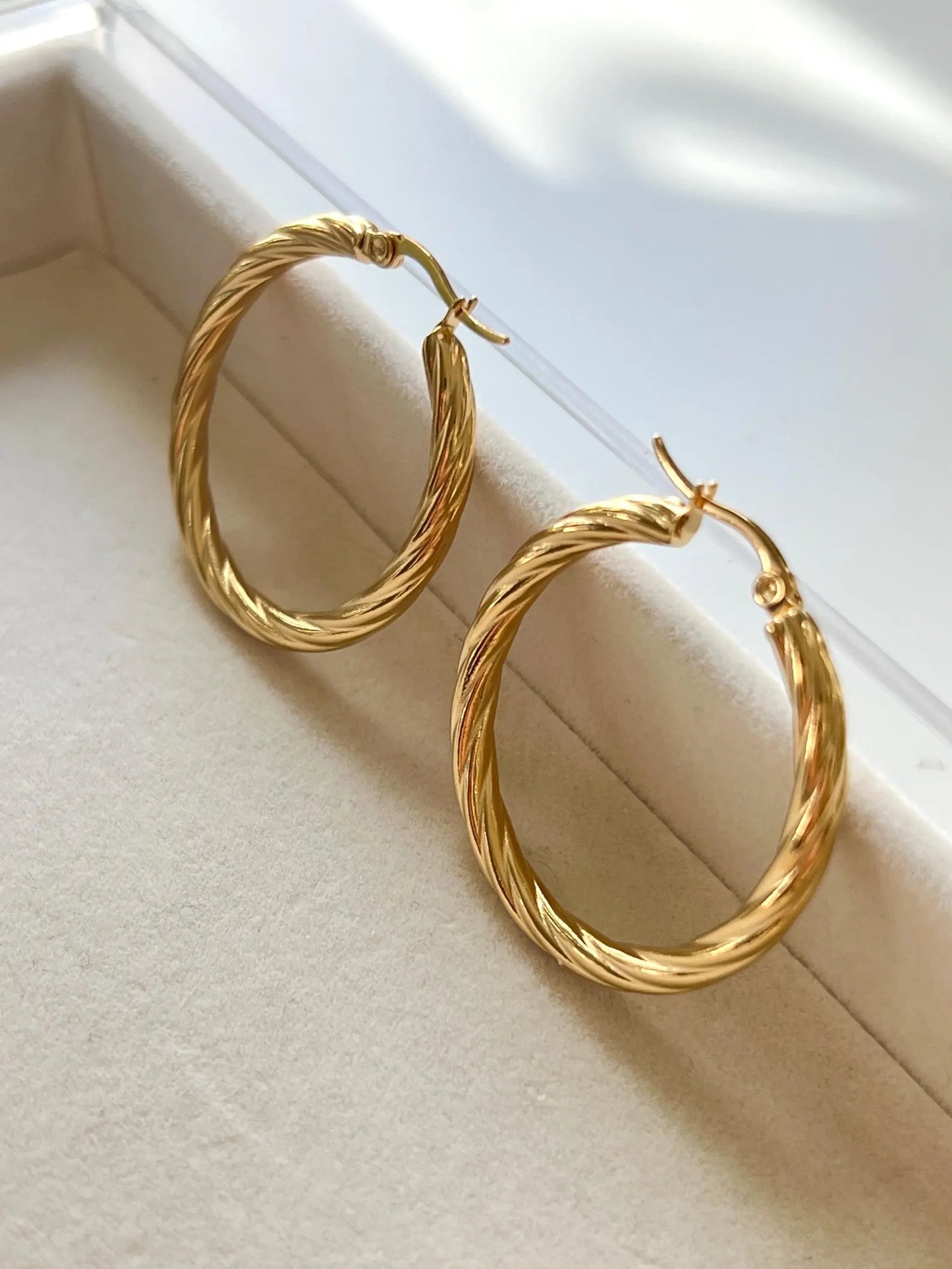 Stylish anti tarnish hoop earrings