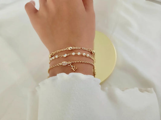 Attractive loose chain  bracelet for girls and women
