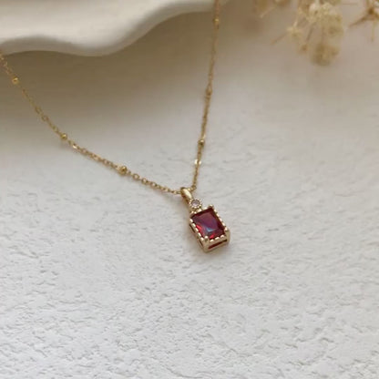 Amazing red pendant with golden chain